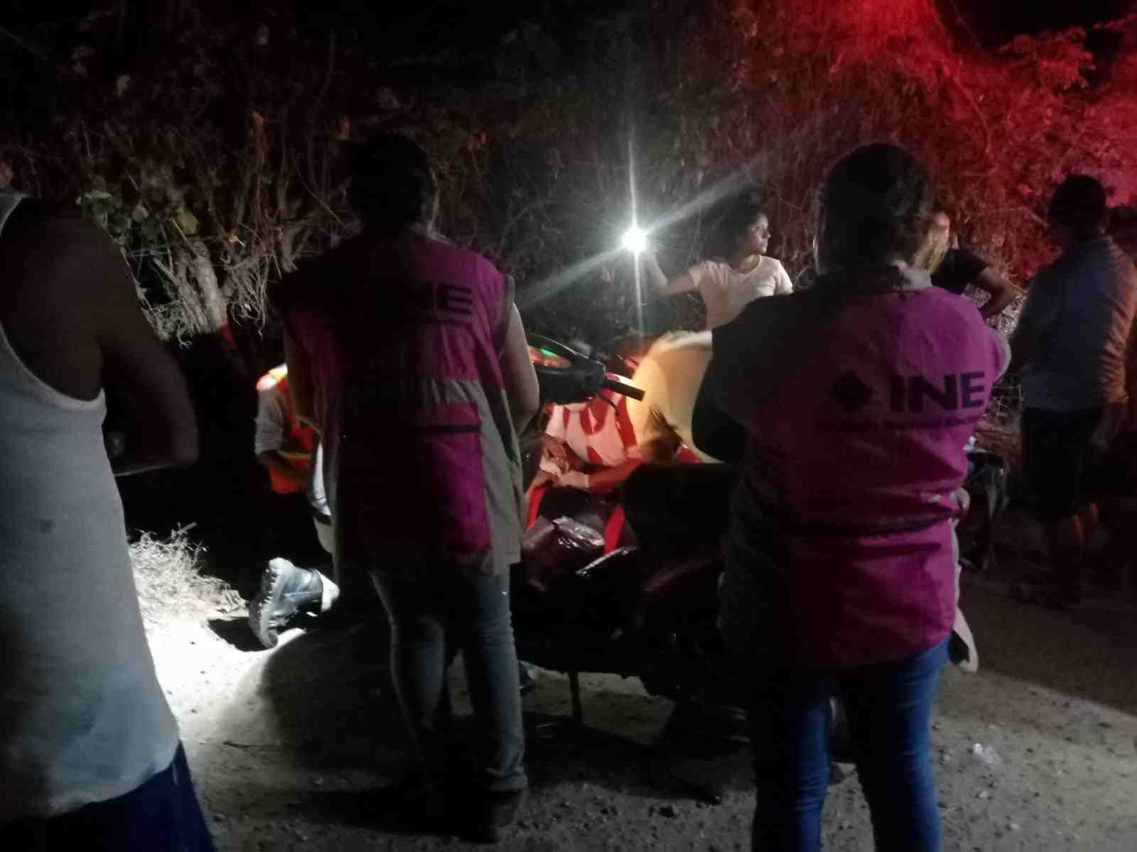 Se accidentaron empleados del INE de Pinotepa