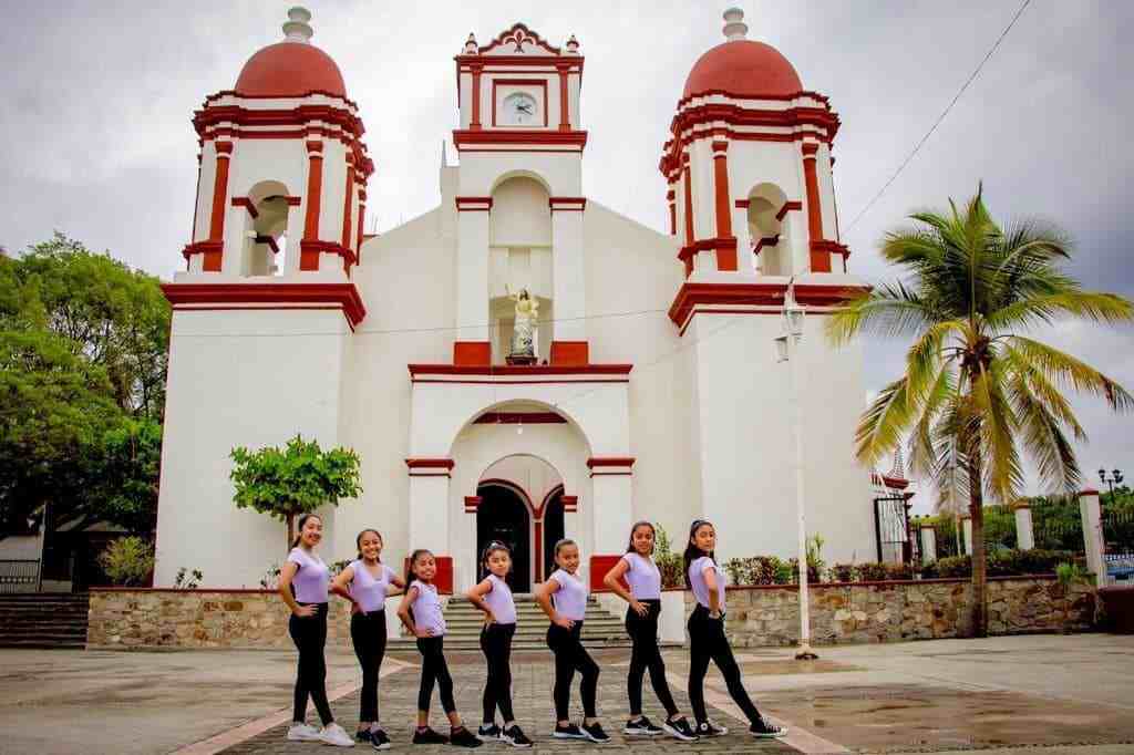 Niñas irán a Cuernavaca y pondrán en alto a Pinotepa